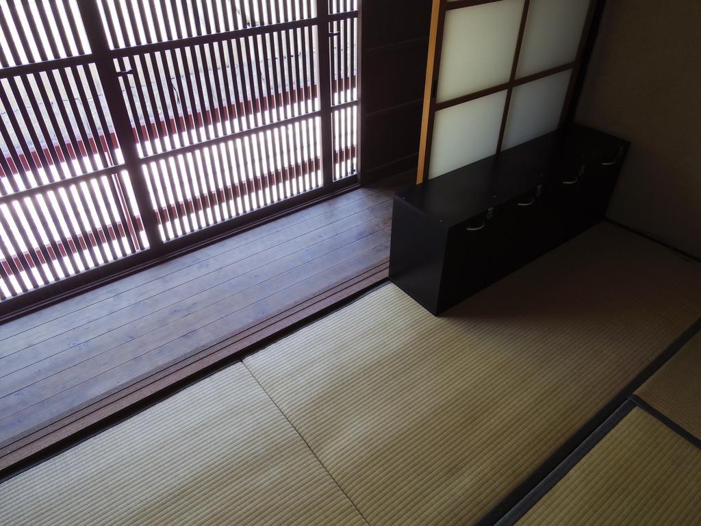 Kominka Guesthouse Hagi Akatsukiya الغرفة الصورة